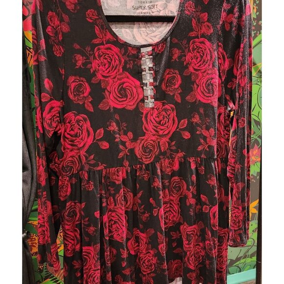 Torrid Super Soft Black & Red Rose Print Long Sleeve Tunic Top Size 1 - Picture 1 of 13